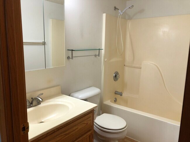 Foto del edificio - 1113 E Division St