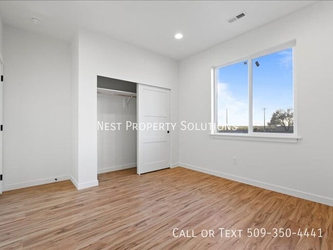 Building Photo - 13436 Rd 4 NE