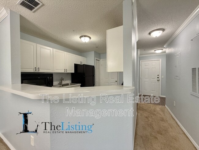 Building Photo - 18001 Richmond Pl Dr
