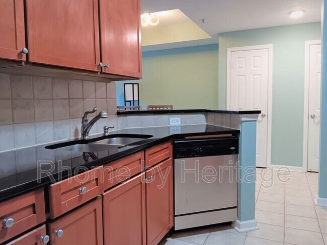Building Photo - 1250 Parkwood Cir SE