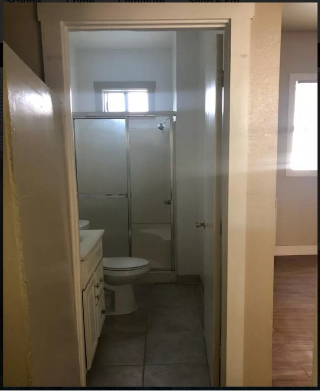Studio bathroom #5 - 1321 Peralta St