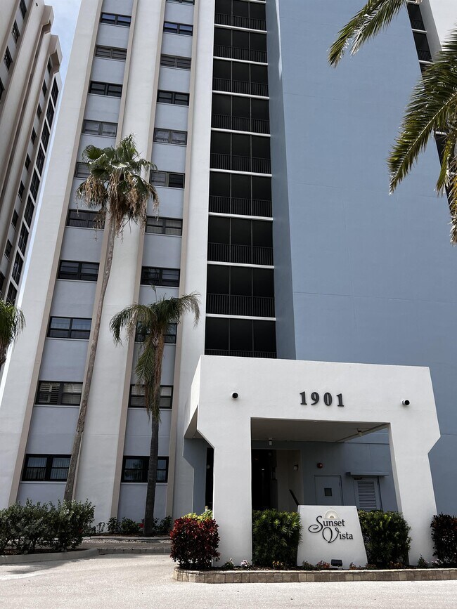 1901 Clifford St, Fort Myers, FL 33901 Townhome Rentals in Fort Myers