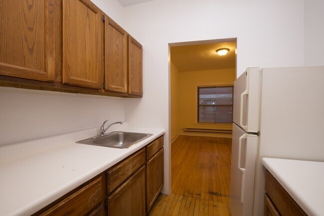 Foto del edificio - 832 W Waveland Ave