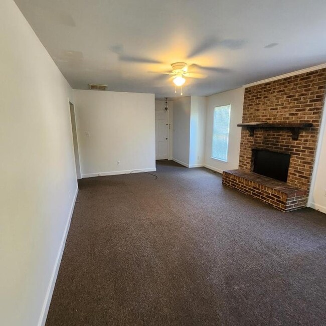 Building Photo - 217 Singletree Dr