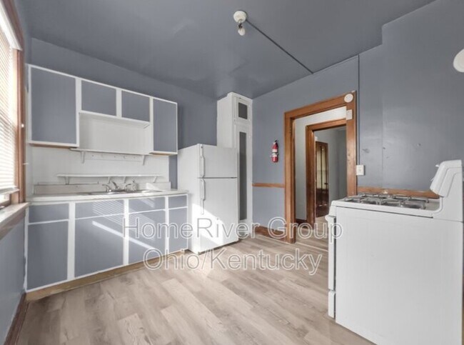 Foto del edificio - 3046 E 130th St
