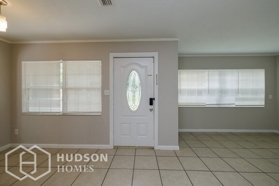 Building Photo - NOW AVAILABLE! 1421 Ne 17Th Ave, Gainesvil...