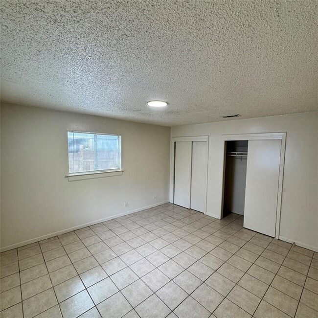 Foto del edificio - 1626 Royal Hill Dr