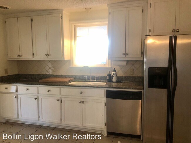 Building Photo - 3 br, 1.5 bath House - 1035 Indigo Avenue