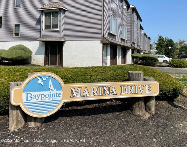 Building Photo - 208 Marina Dr
