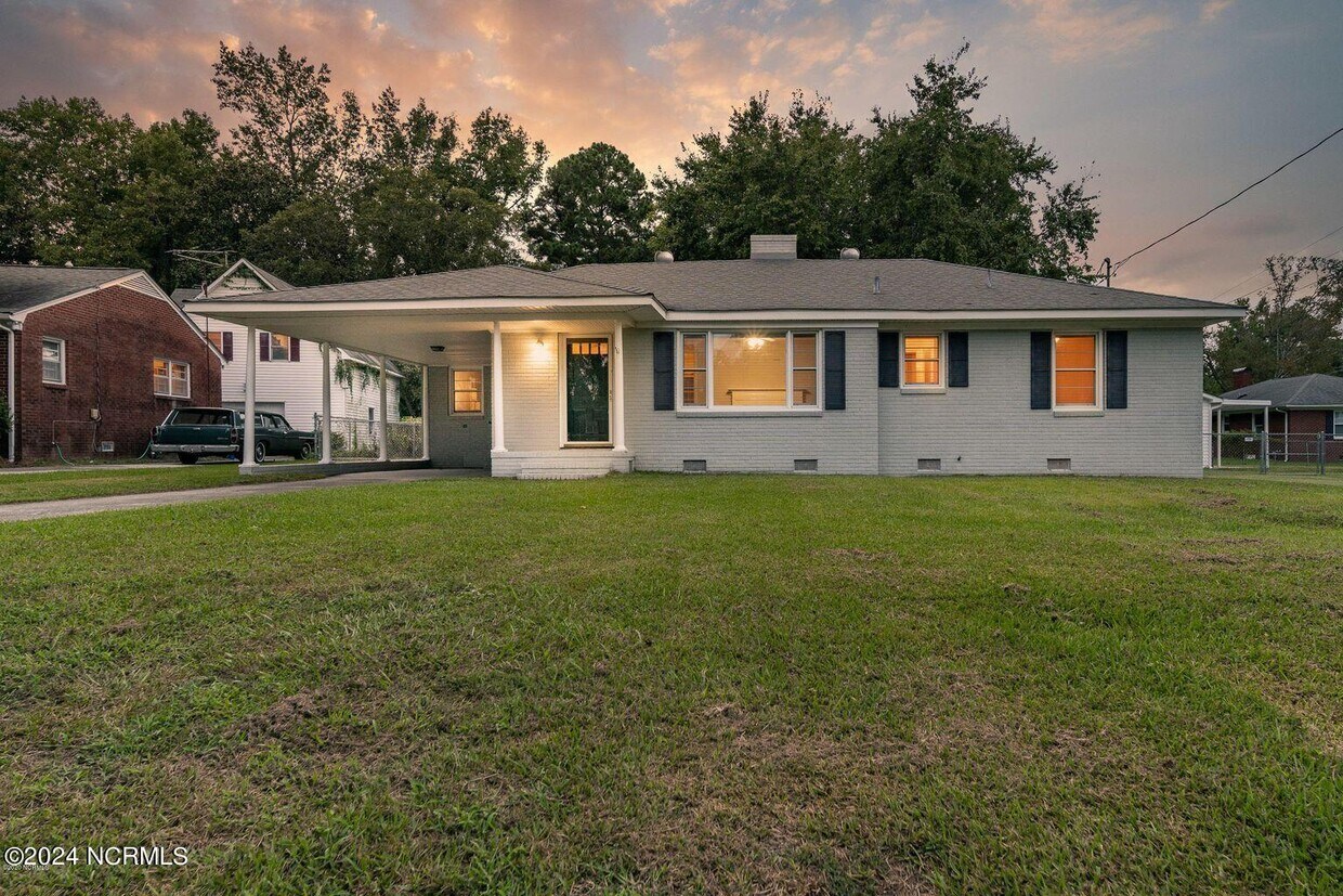 Primary Photo - 1402 W Ragsdale Rd