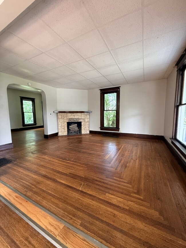 Building Photo - 430 Elmwood Pl