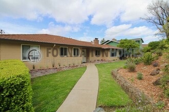 Building Photo - 17 Portola Ave