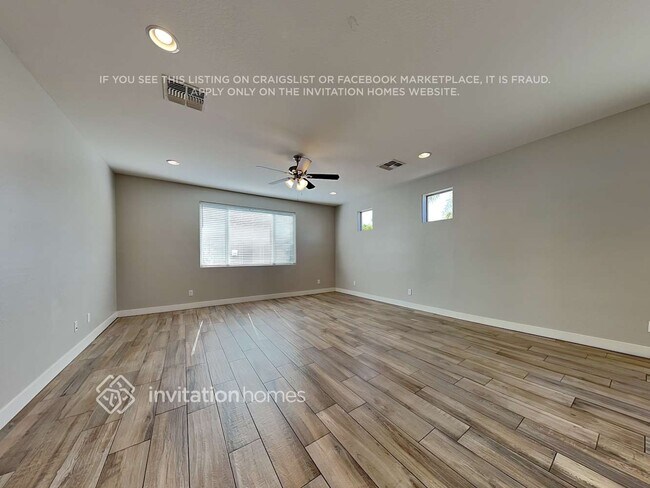 Foto del edificio - 16428 S 10th St