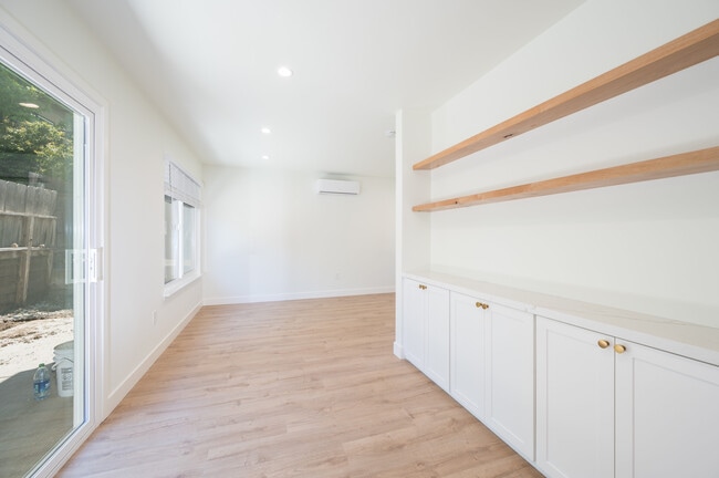 Dining Room - 680 Morro St