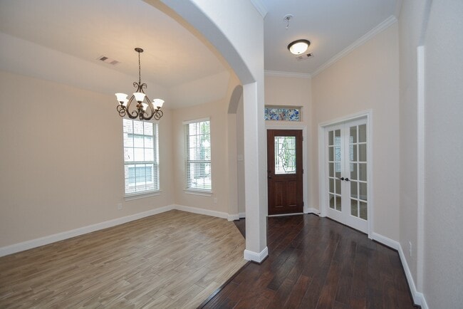 Building Photo - 6210 Hidden Alley Dr