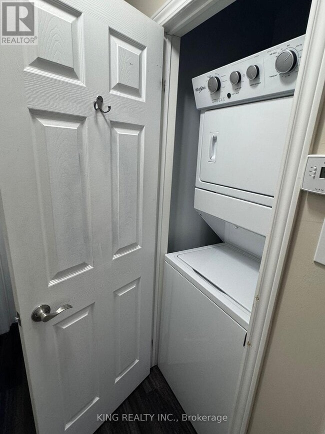 Building Photo - 39 Red Oak Dr