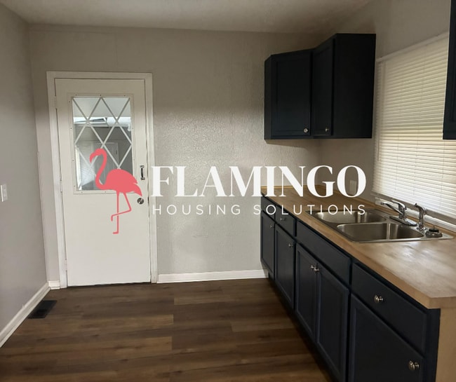 Building Photo - 913 Westwood Ave