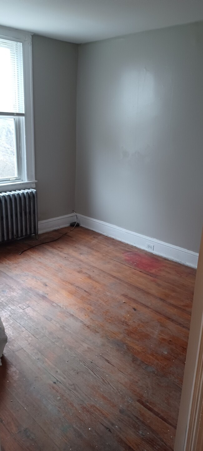 Foto del edificio - 3215 Ravenwood Ave