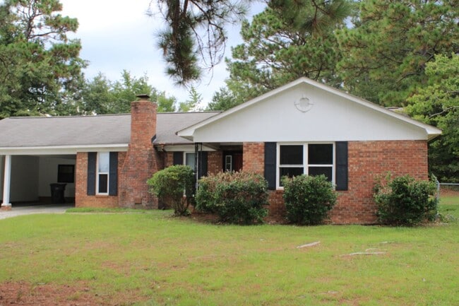 Building Photo - 3726 Crest Dr