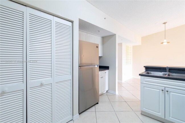 Foto del edificio - 9650 NW 2nd St