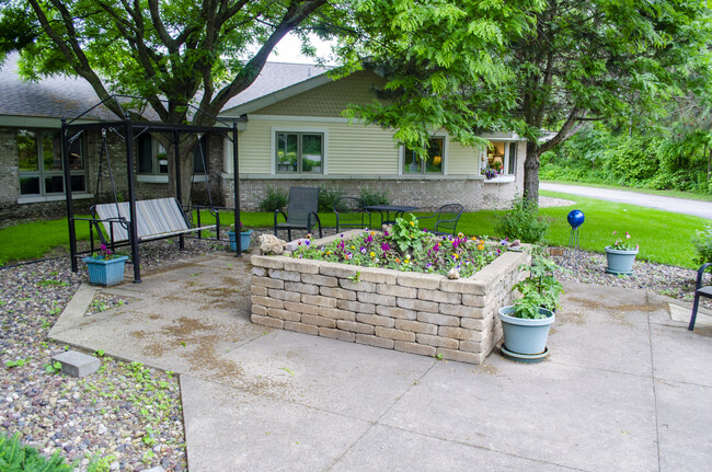 Building Photo - 2555 7th St S