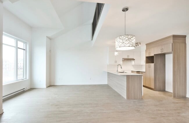 Building Photo - 1169 Rue Du Grand-Pic