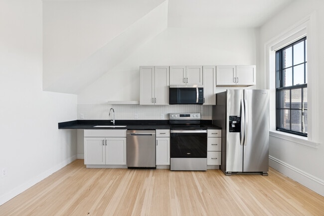 Photo - 129 Main St Apartment