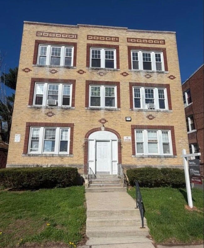 Building Photo - 22 Wilcox St