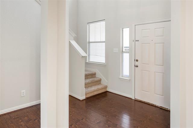 Building Photo - 10015 Pinecrest Dr