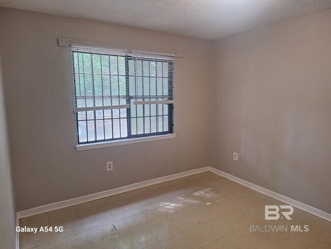 Foto del edificio - 2207 Wolf Ridge Rd