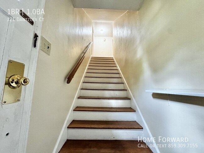 Foto del edificio - 321 Dantzler Ct