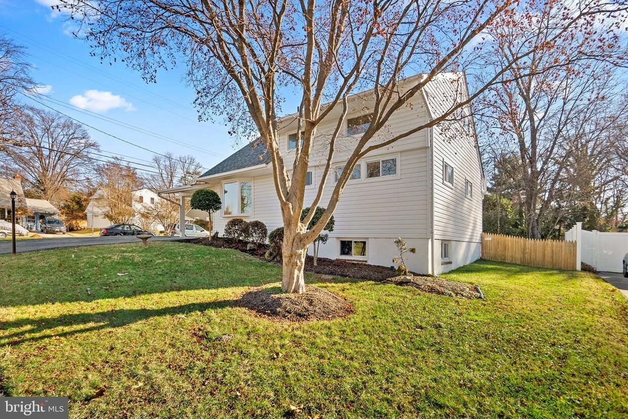 Primary Photo - 400 Mercer Rd