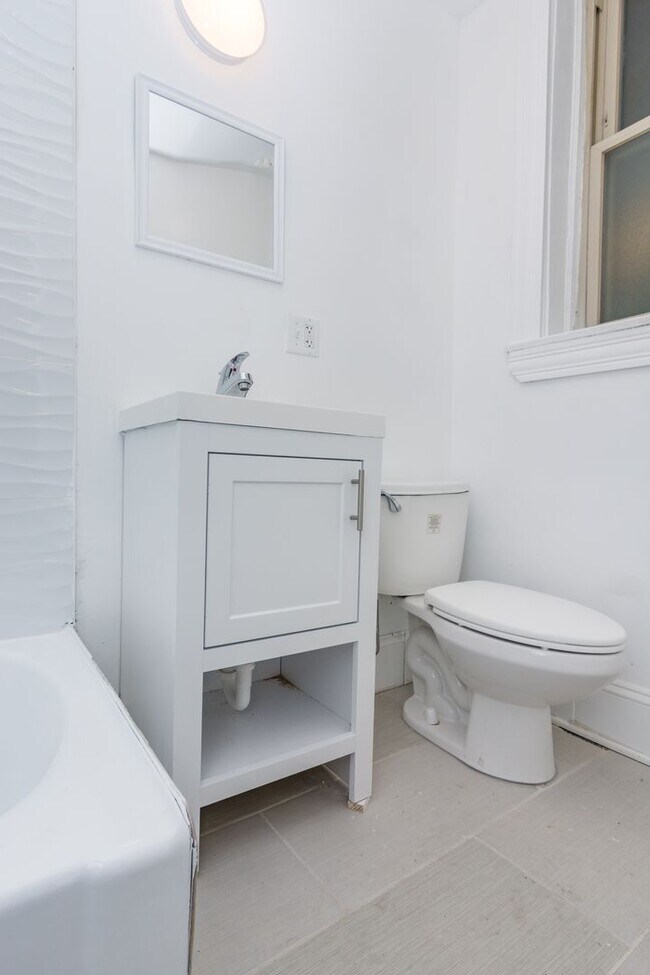 Foto del edificio - 2826 E 78th St