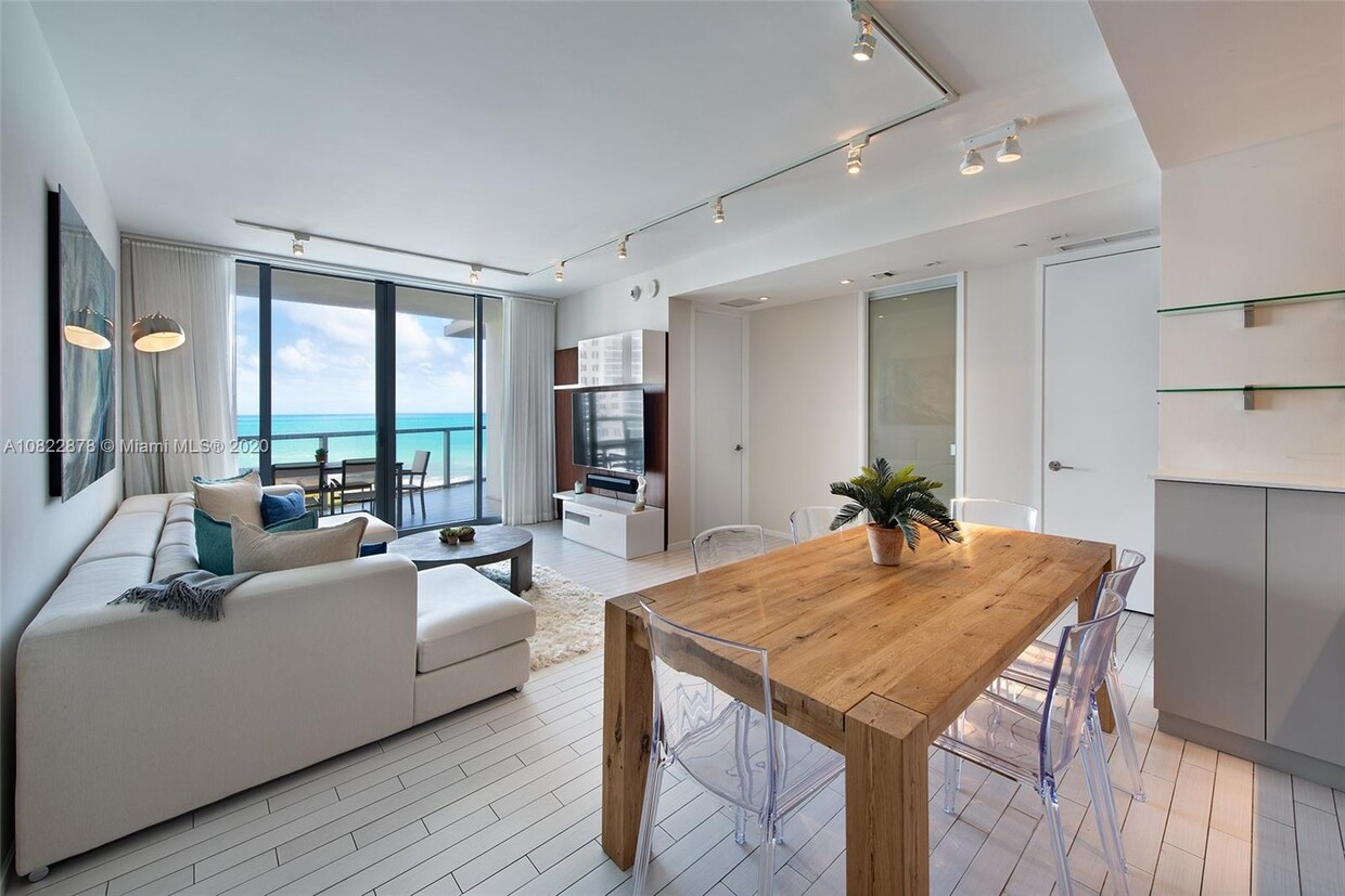 Foto principal - 2201 Collins Ave