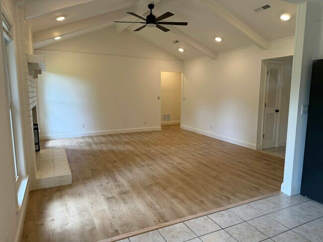 Building Photo - 971 Nabors Dr
