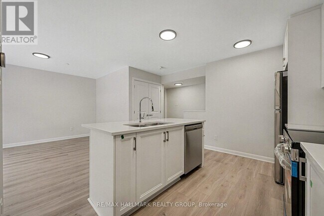 Photo du bâtiment - 401 Glenroy Gilbert Dr