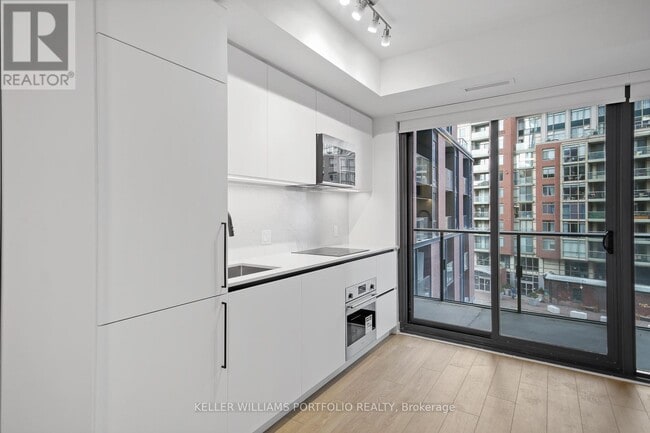 Building Photo - 35 Parliament St