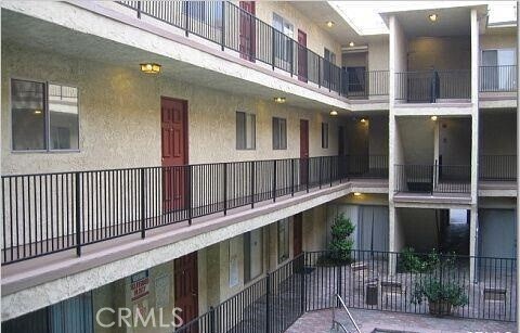 Foto del edificio - 21219 Roscoe Blvd