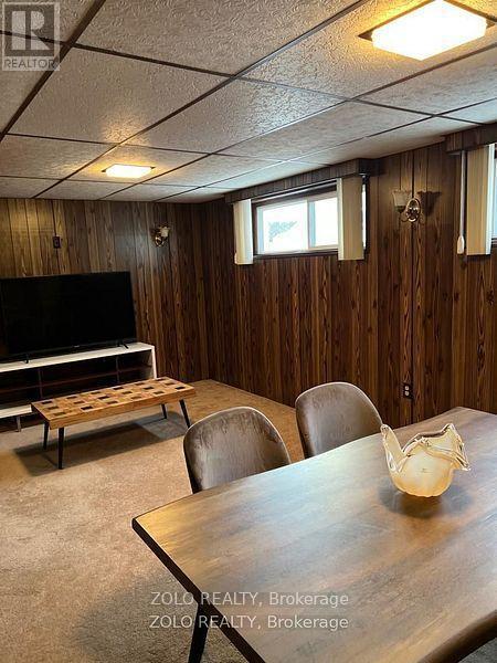 Building Photo - 346 Wenlock Ave