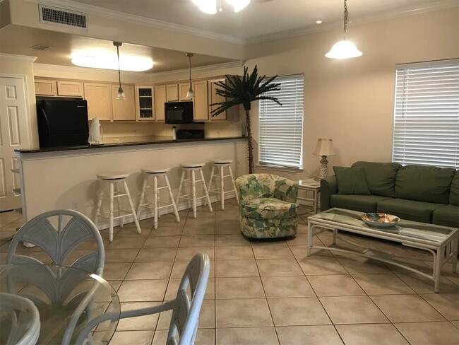Building Photo - 15006 Aruba Dr