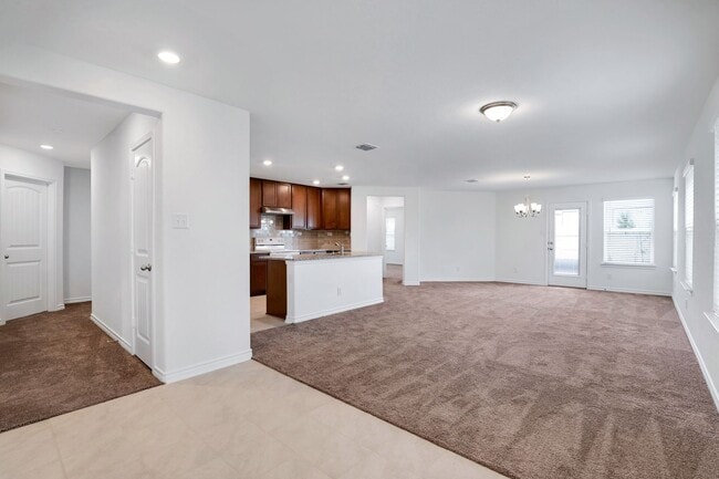 Building Photo - 614 Eucharis