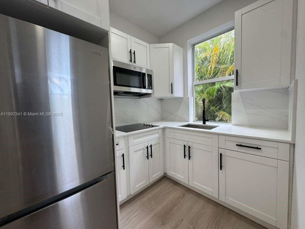 Foto principal - 2425 SW 6th St