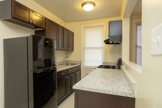 Spacious Kitchen - Panorama Courts