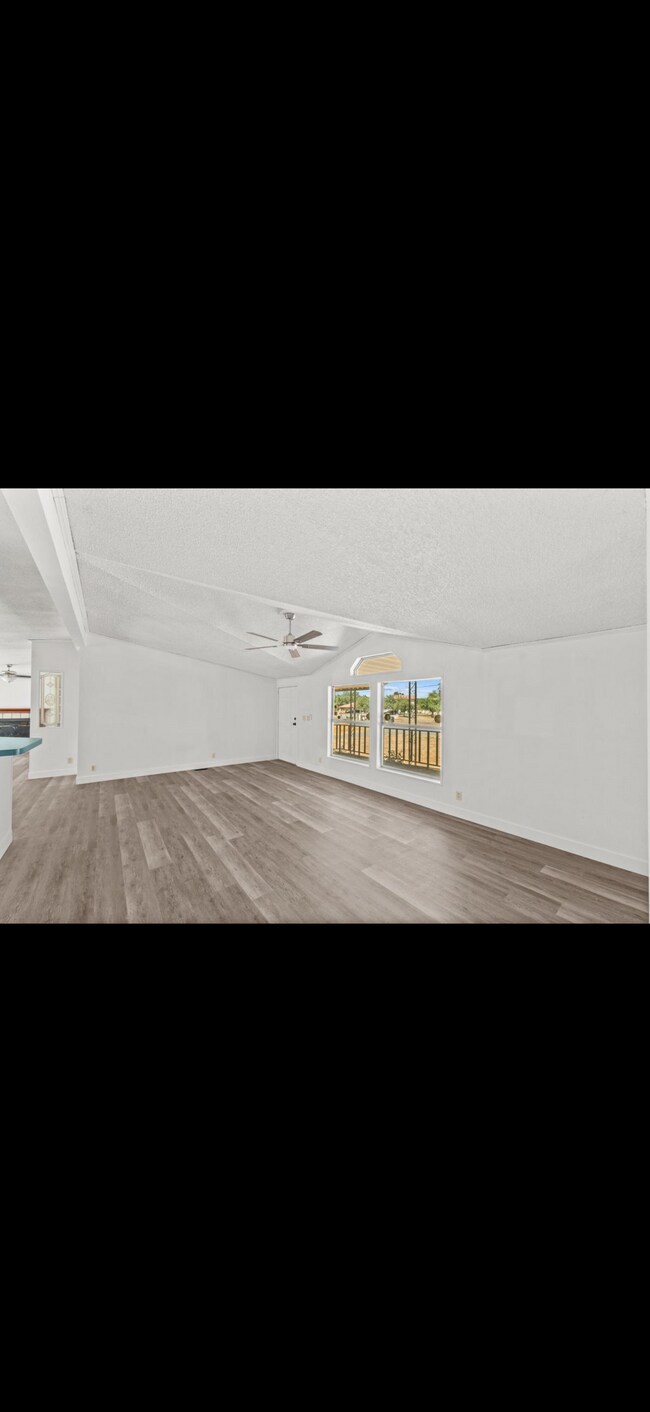 Foto del edificio - 29707 Rd 182