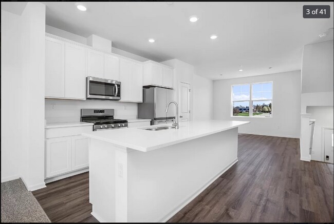 Foto del edificio - 2024 Yellowstone Blvd