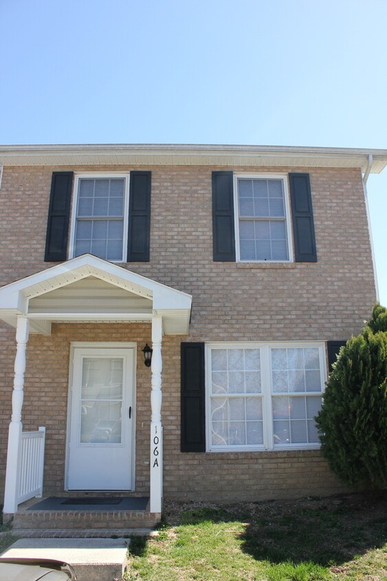 End Unit Townhome for Rent in Grottoes - End Unit Townhome for Rent in Grottoes