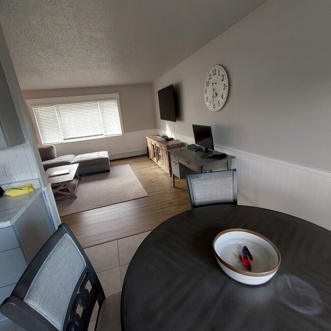 Foto del edificio - 3209 Turnagain St