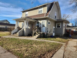 Building Photo - 292 1/2-224-222 Superior St