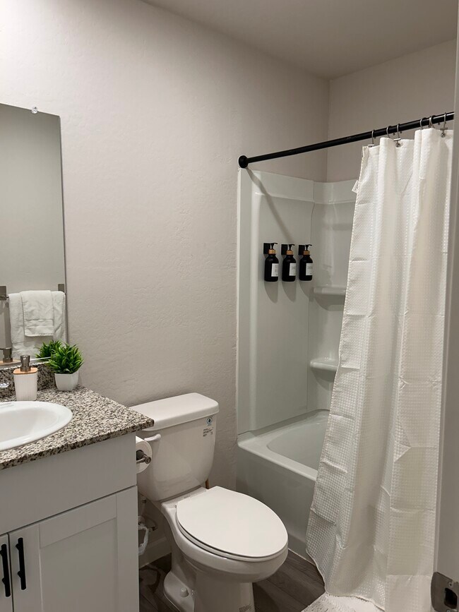 Building Photo - 3805 N Mohu Dr