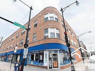 Foto del edificio - 3957 W Irving Park Rd